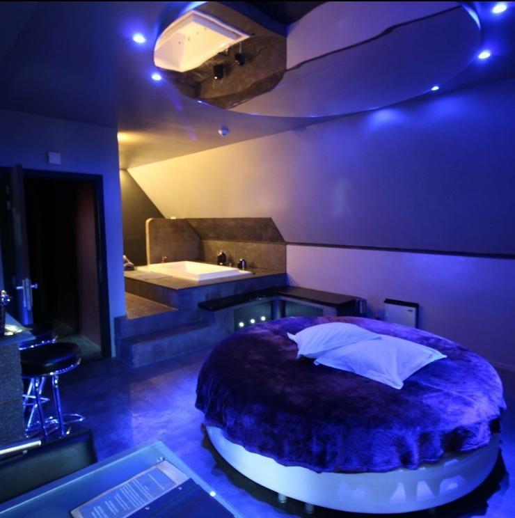 Bubble Lounge Hotel Hooglede Экстерьер фото